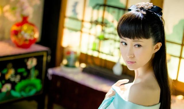 "荣锦绣,我允许你做我的女人.