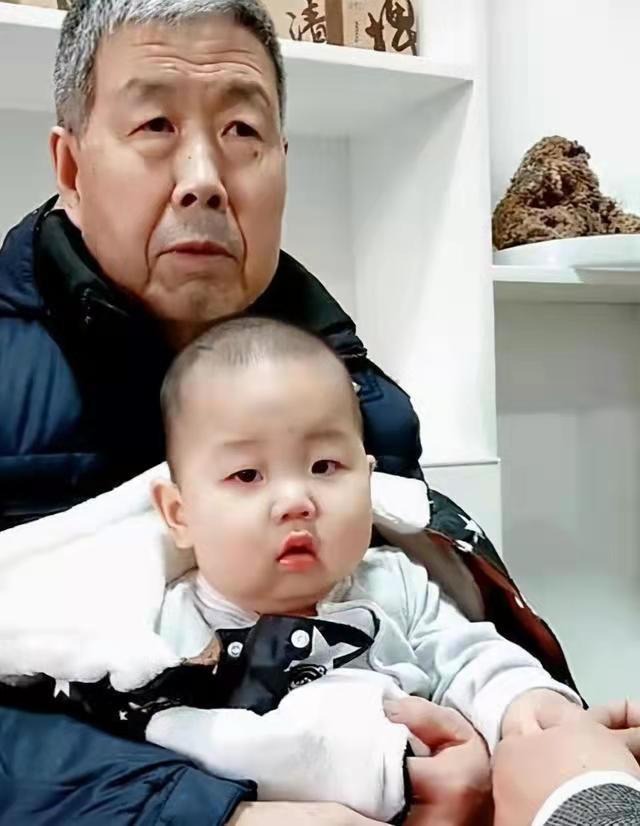 隔代遗传对孩子外貌影响多大？想生儿子，结果给自己生了个“爹”