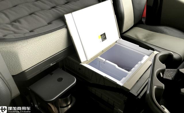 沃尔沃亮相了电动沃尔沃FH牵引车，实力如何？实拍带您好好看看