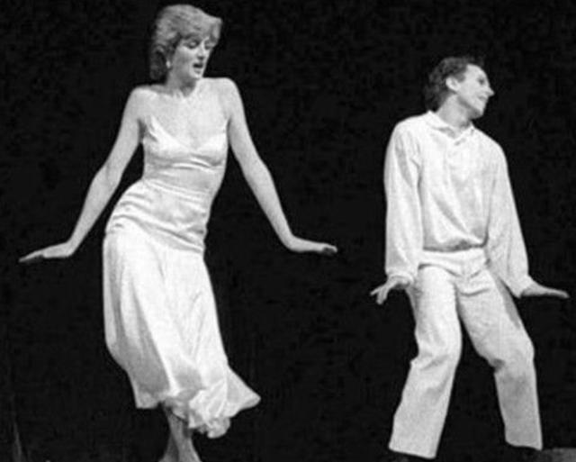 戴安娜卡米拉和查尔斯的故事（查尔斯双标）