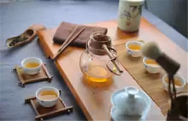 喝茶享受的句子，喝茶是一种享受,品茶是一种修行？
