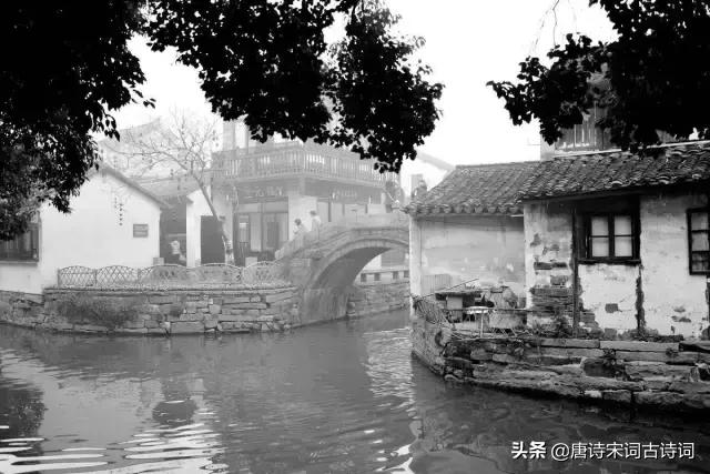 物是人非下一句怎么接