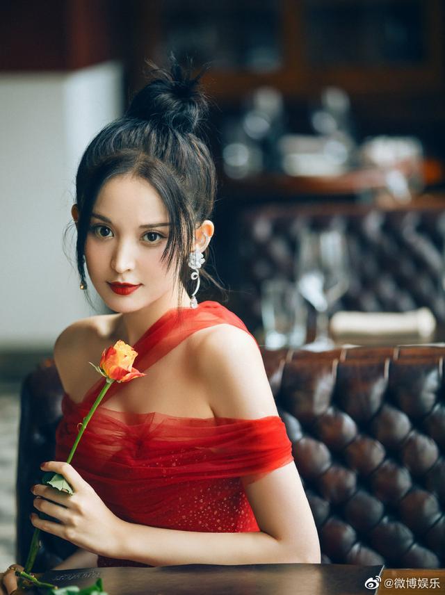 娜扎超话(娜扎超话微博视频)