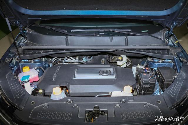 605公里续航，高品质家用快充SUV，都养得起，实拍长安CS55 E-Rock