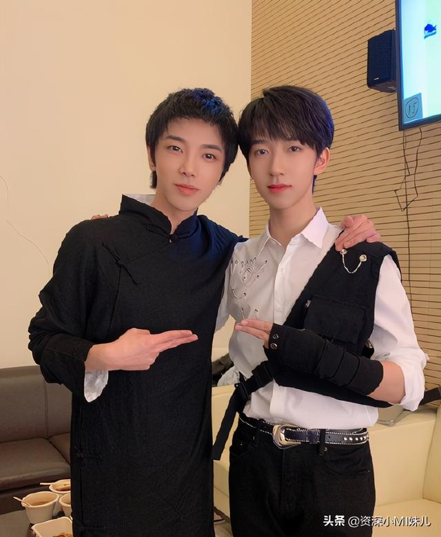 「突发」贺峻霖追星华晨宇(贺峻霖追星华晨宇唱歌)