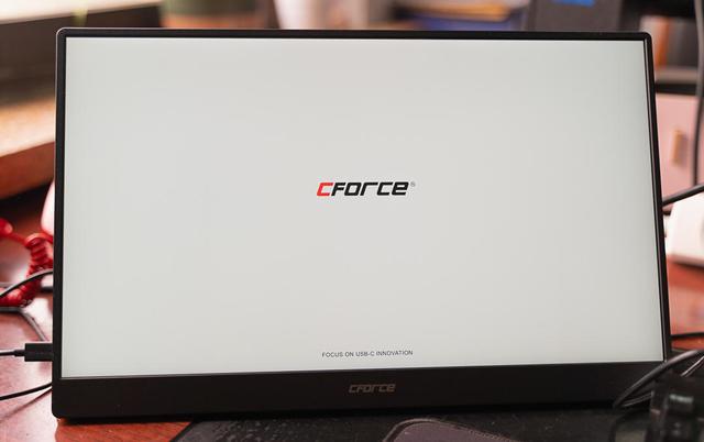 極致便攜的15.6寸4K高清便攜顯示器，CForce CF011X Pro4