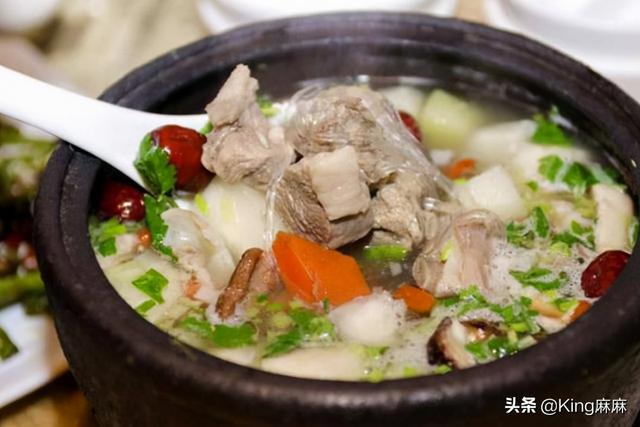 11月22日，是“小雪”节气，饮食上应该吃什么？又该如何养生呢