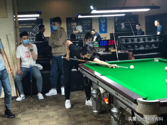 刘宏伟携手李克轮空入围.