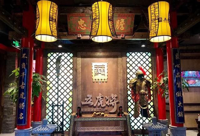 满屏的大牌文案,我只看到两个字:撩人