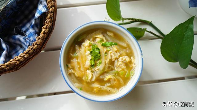 冬季降火的汤有哪些（去火暖胃的汤怎么做）