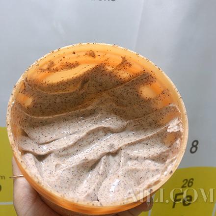 胳膊肘上起了一片一片的像鸡皮疙瘩