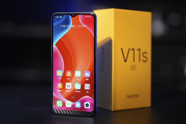 realme真我V11s上手体验：越级续航+千元5G