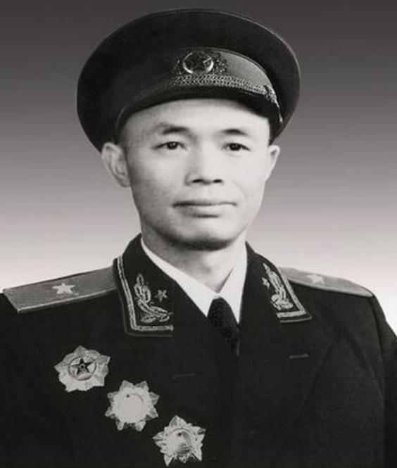 林彪麾下的十大猛将都是谁？个个彪炳史册，谁是其中的第一猛将？
