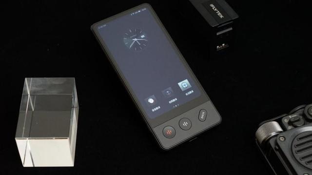 评测 | 讯飞双屏翻译机，如何让沟通更简单、商务洽谈更高效？