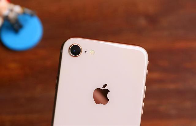 4.7英寸LCD屏幕，iPhoneSE明年迭代，3K价位段你愿意买吗？