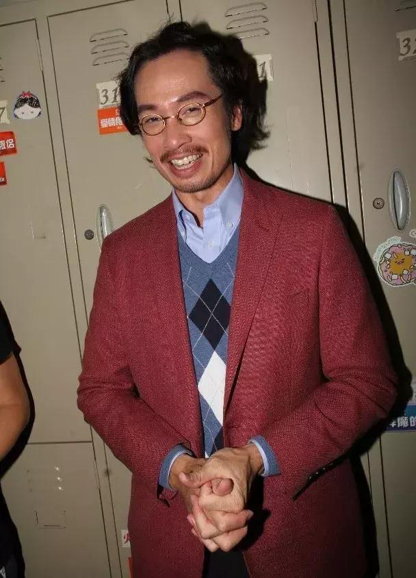 48岁直认自己是快乐的中年 凭借《溏心风暴》一角成双料视帝