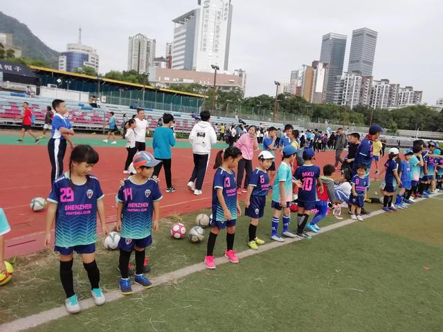 日本娃，在俺们的土地上锻炼身体