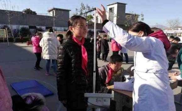 10岁女孩身高168厘米，医生：2种食物是身高“增长剂”，可多吃点