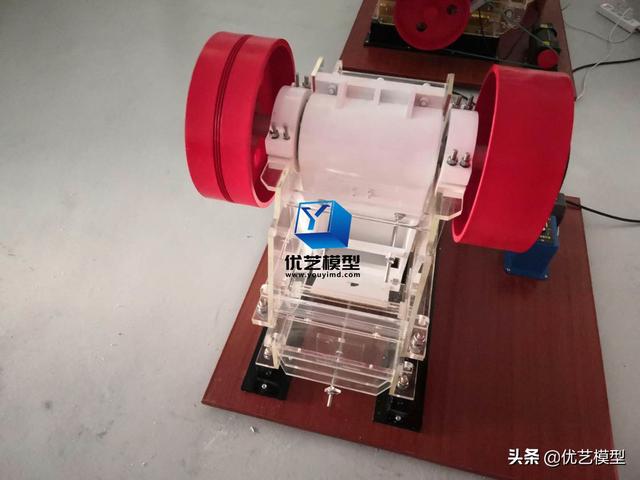 实训绘制颚式破碎机结构简图
