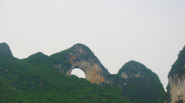 阳朔在桂林哪里