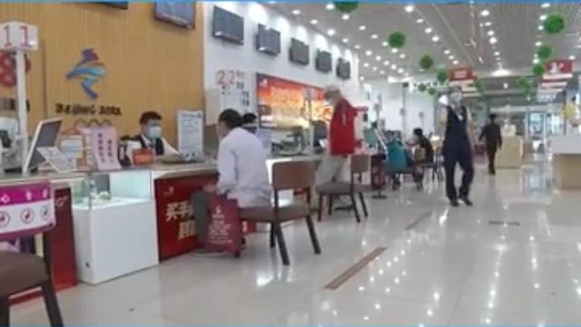 河北小伙进了话费攀比群，好胜心上来了，充了9万多话费还没比过