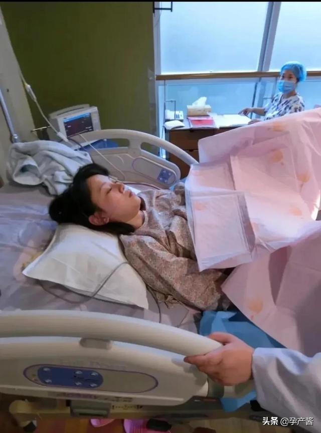 听到她的啼哭，我开始有种当妈的幸福感以及新手妈妈的不知所措