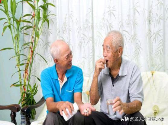 最适合老年人服用的降压药是坎地沙坦，今天告诉你为什么