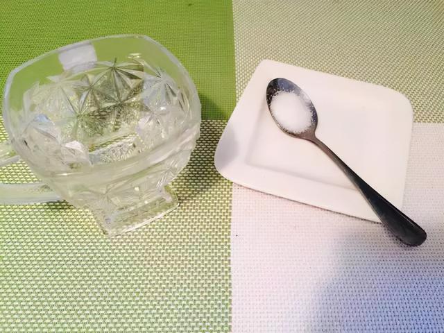 起床后喝一杯温水，等于喝细菌？很多人不明白，医生给你讲解一下