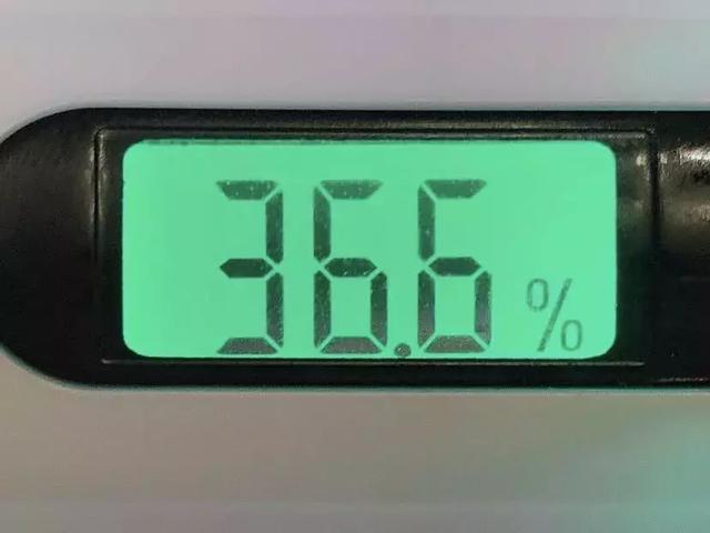 身体乳是挤在手上吗