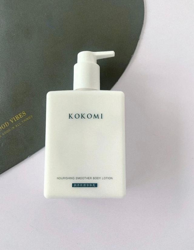 青春痘可以涂磨砂膏和身体乳吗