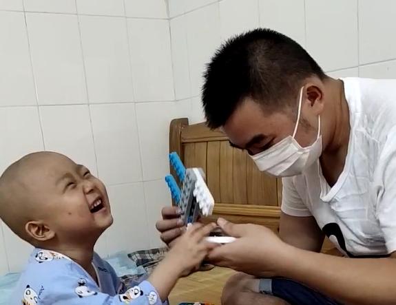 化疗见效慢，广西夫妻带孩子做针灸，结果却不尽人意