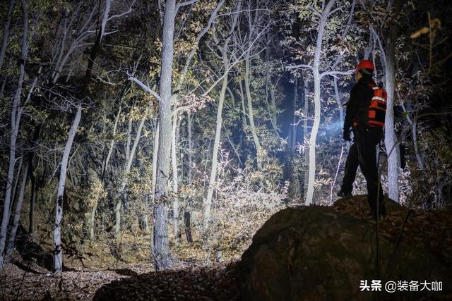 这款三眼小钢炮竟有18000流明——Lumintop雷明兔GT3手电