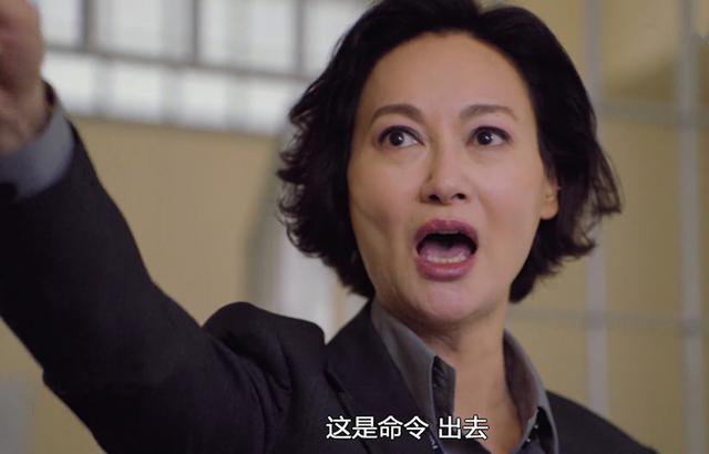 两个儿子都被自己害死！就为做香港警务处长值得吗？