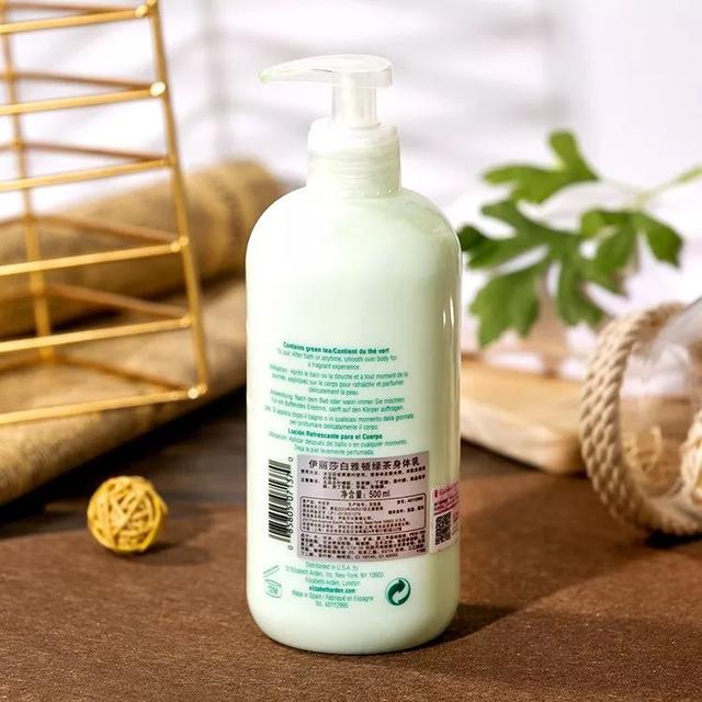 手背皮肤就长鸡皮一样