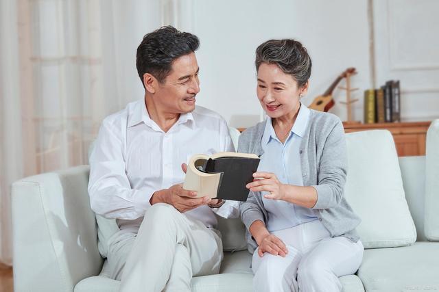 人到中年“病机四伏”，做到“四忘、三慢”，长寿不请自来