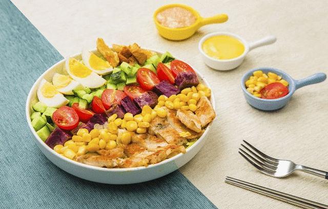 “老得慢”的女性，一般有5个共性，不妨对照看看，你占了几个