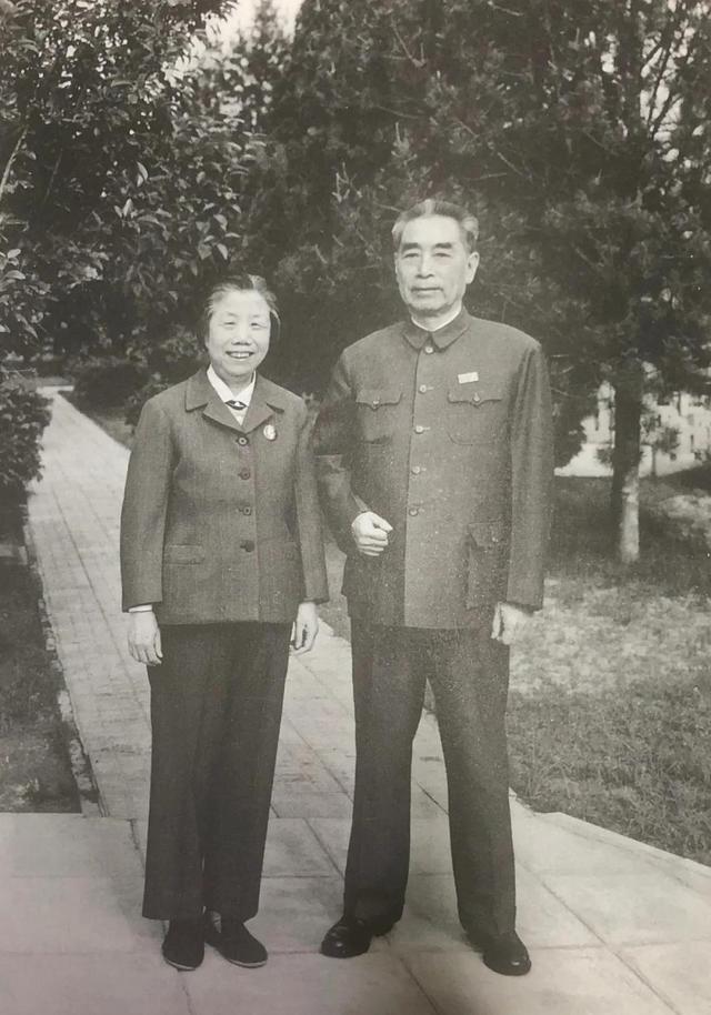 1961年，周保章给周总理夫妇拜年，看到团年饭后，他心里不是滋味