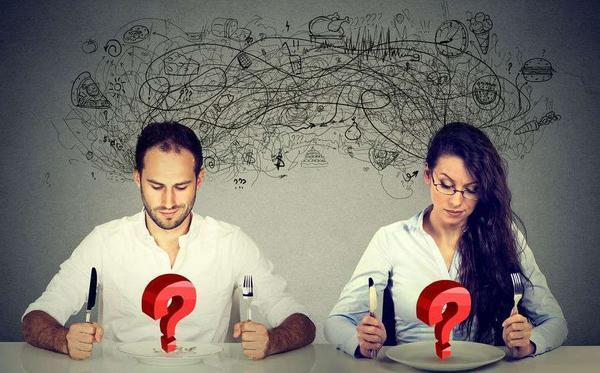 一边吃饭一边喝水会稀释胃液吗？会引发慢性胃病吗？