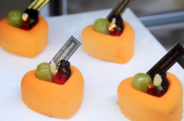 晚上吃苹果容易伤胃？医生建议：晚上最好不要吃这4种食物