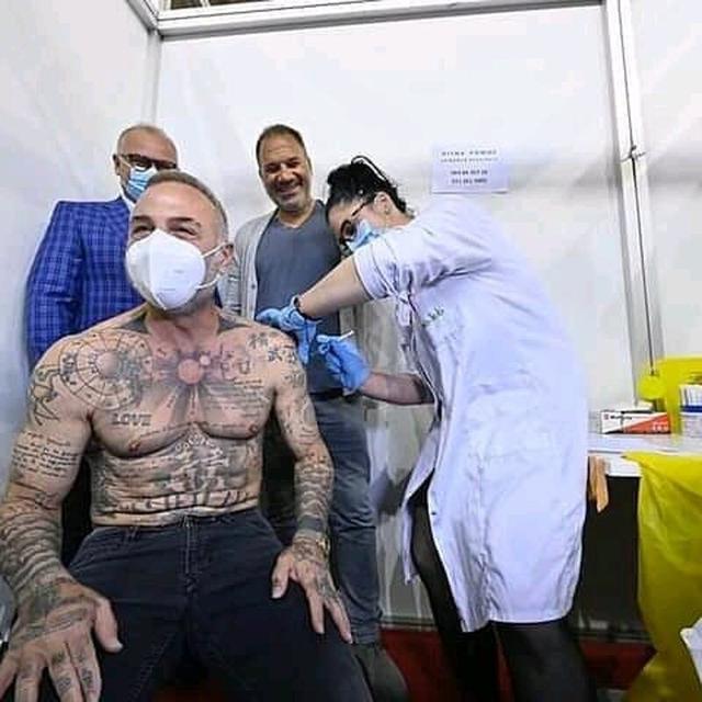 意大利大叔和美女跳舞（意大利大叔跳舞）