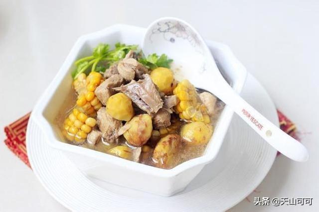 鸭子炖汤放什么好喝？鸭子炖汤放些什么，这篇文章说明白了