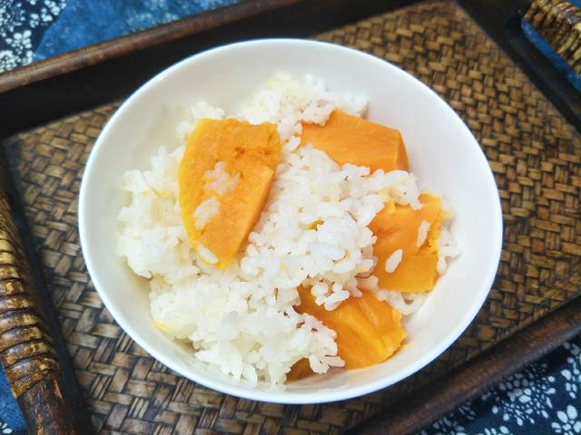 地瓜饭和什么搭配最好？焖米饭放地瓜可以吗，点击喜欢请关注转发
