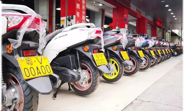 摩托车迎来三个好消息，买车更方便，车主可以安心上路了