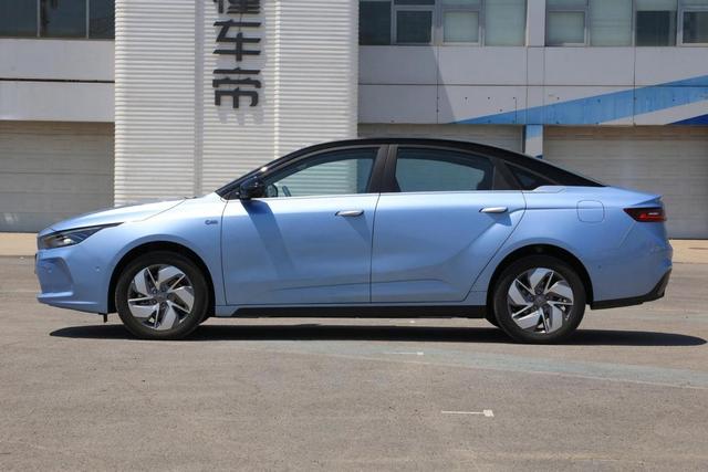 补贴后低至11.87万，续航增至600km，轴距2米7，几何A  Pro值不值？