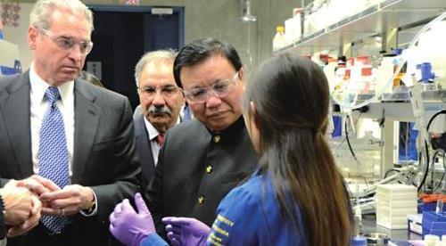 中国锂电池大王：捐美国千万美元称中国穷与他无关，下场令人唏嘘