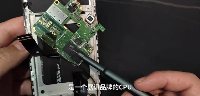 山寨旗舰手机：骁龙888，12GB+256GB，后置六摄，全都是假的