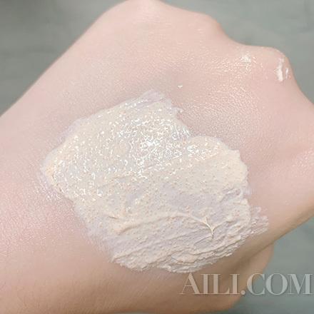 胳膊肘上起了一片一片的像鸡皮疙瘩