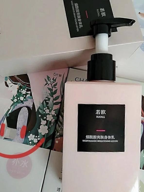 身体乳持久留香滋润