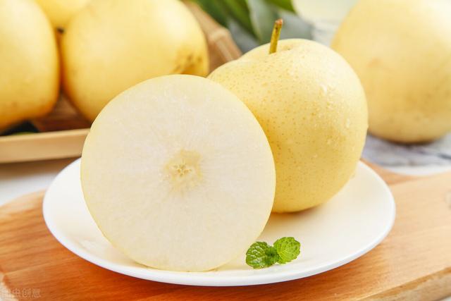 爱吃梨的朋友请注意：秋天吃梨正当时，但三类人要少吃