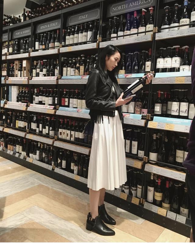 时隔12年再拍TVB剧 刚刚与相恋11年男友分手 曾被称金童玉女